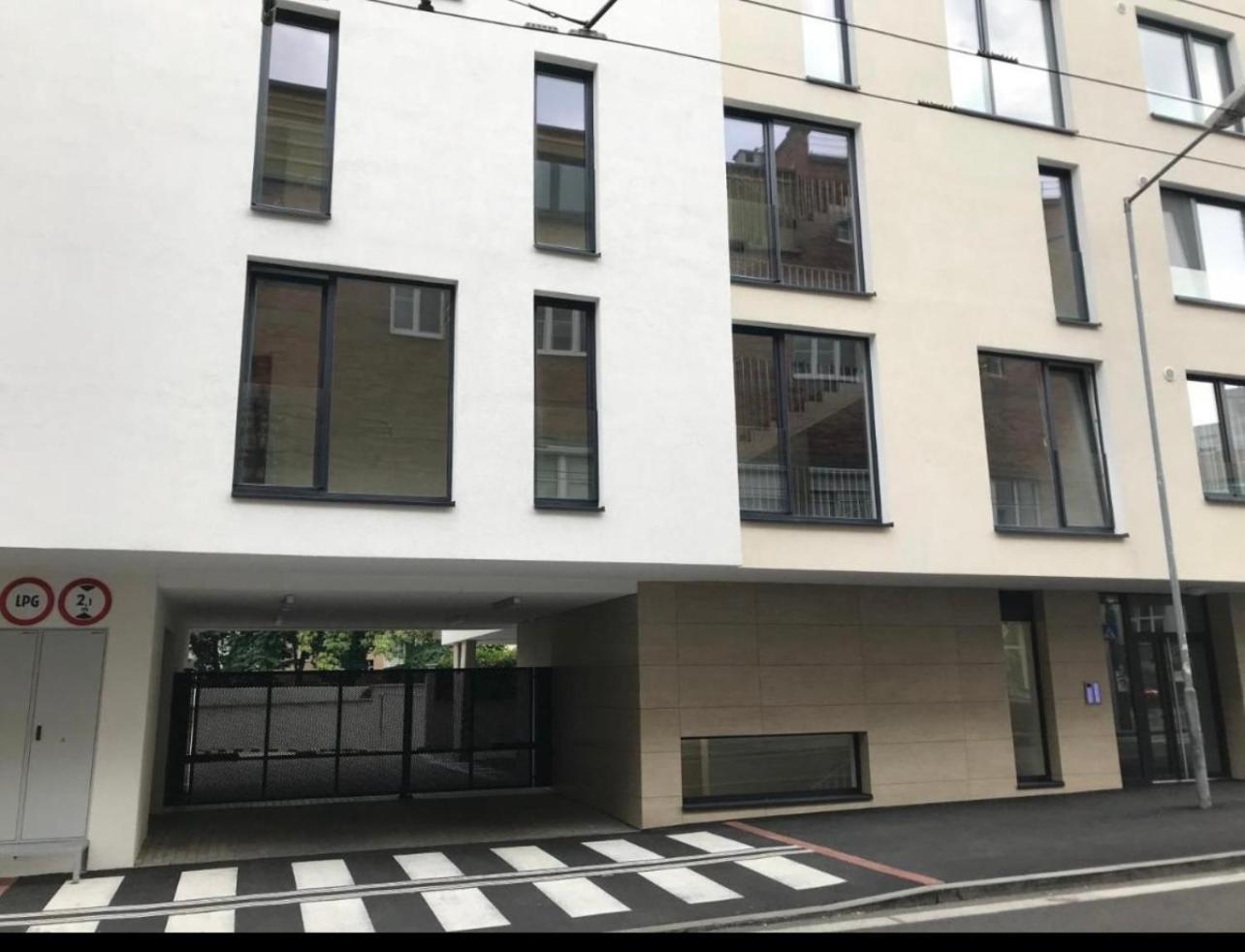 Skau Piano Family & Business Free Parking Bratislava