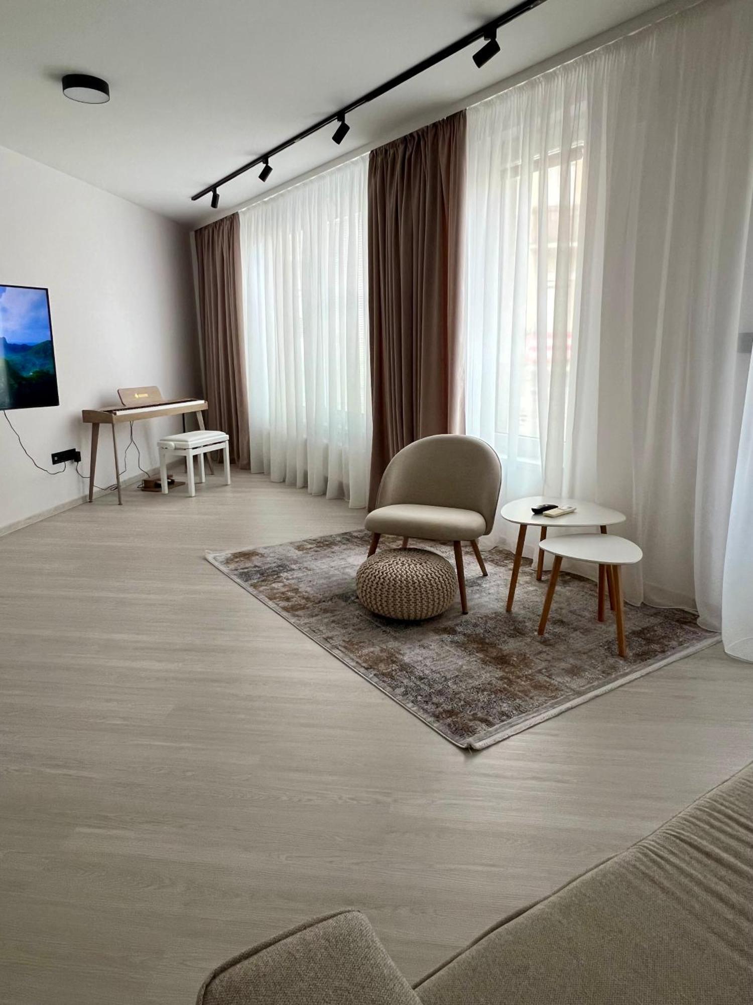 Apartment Skau Piano Family & Business Free Parking Bratislava